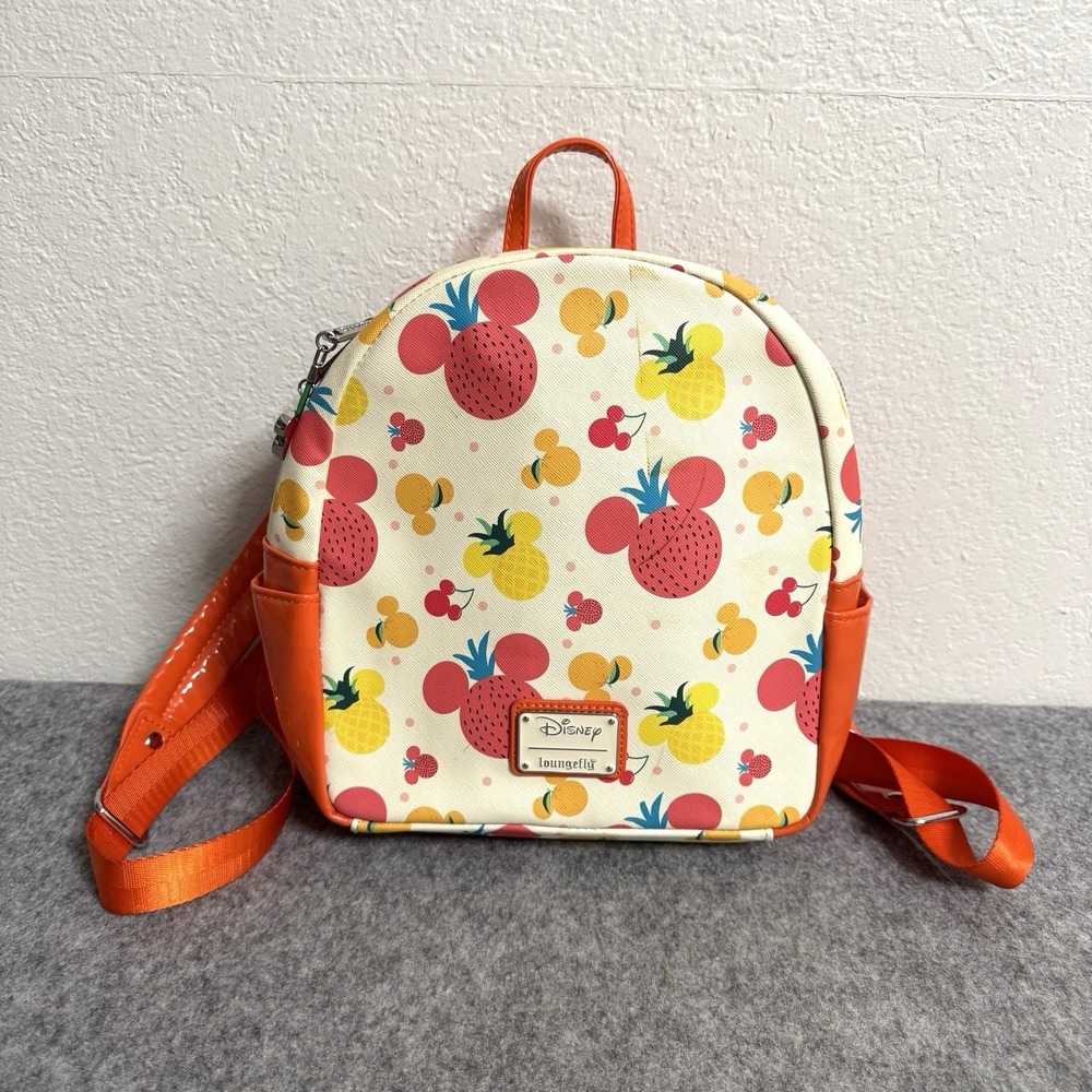 Pre-owned with light scuffs and marks on exterior that did not wipe off